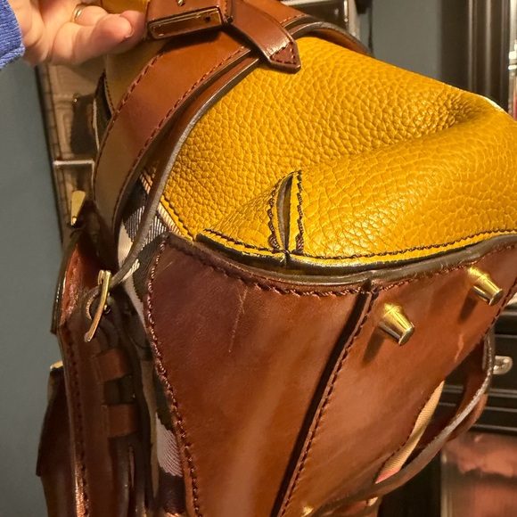 Burberry Gladstone 2 way Brown and Yellow nova check cloth and leather Satchel - Picture 8 of 14